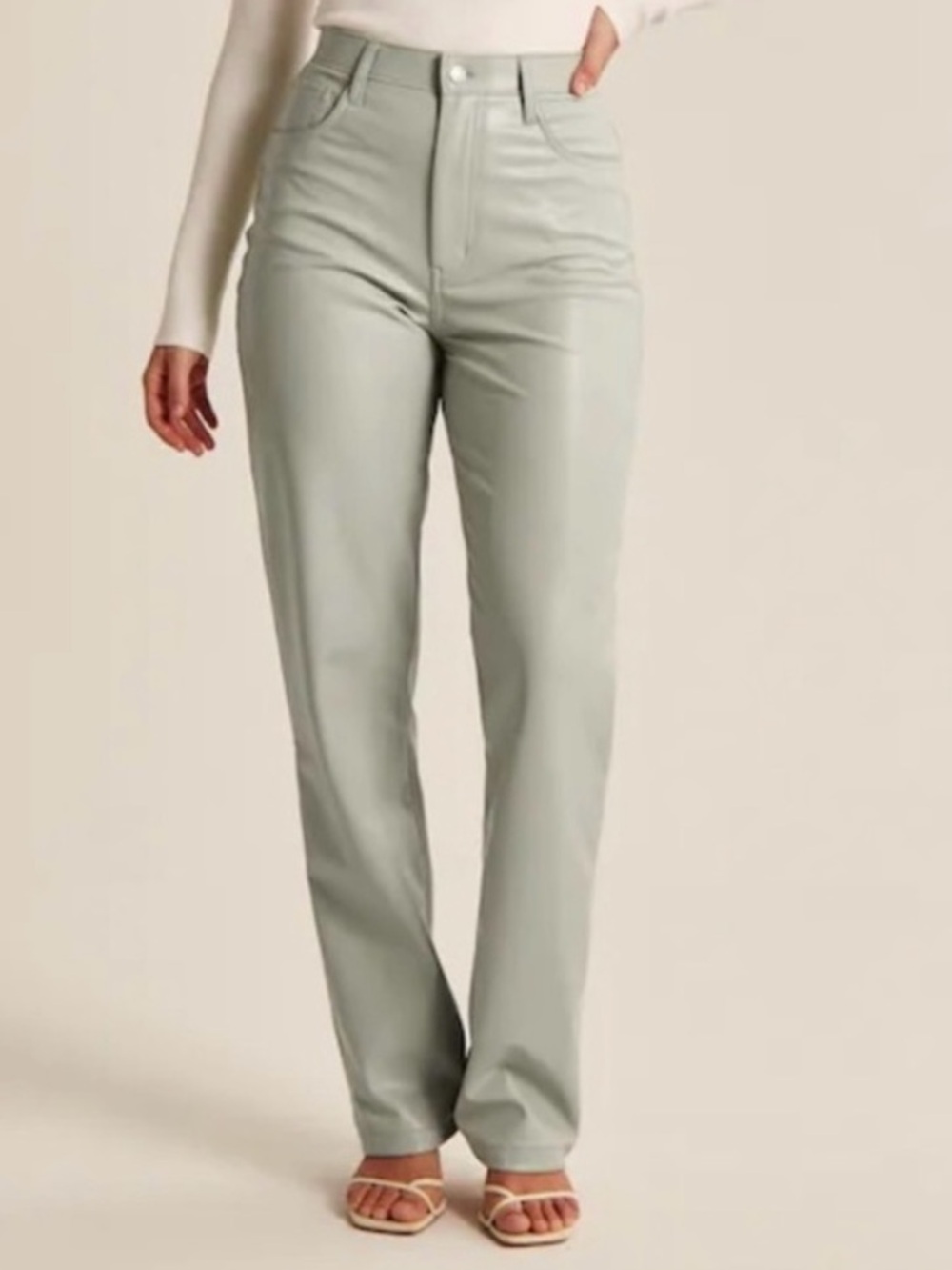 NWT Abercrombie & Fitch Vegan Leather 90s straight high rise Pants size 4 short